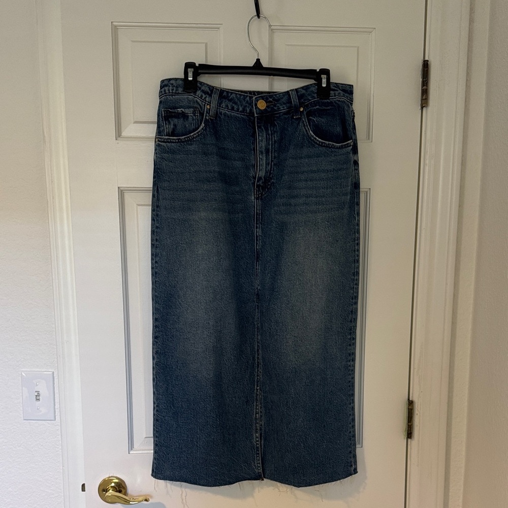 Kut from the Kloth Denim Midi Skirt in Blue Wash